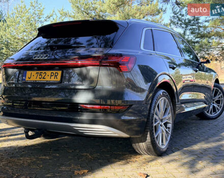 Серый Ауди E-Tron, объемом двигателя 0 л и пробегом 117 тыс. км за 28990 $, фото 11 на Automoto.ua