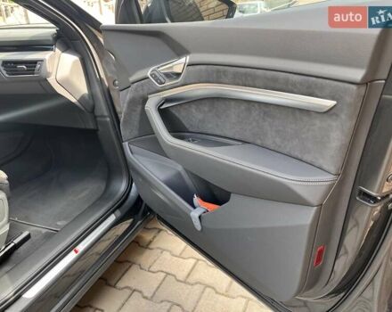 Серый Ауди E-Tron, объемом двигателя 0 л и пробегом 54 тыс. км за 35000 $, фото 30 на Automoto.ua