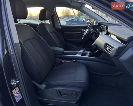 Серый Ауди E-Tron, объемом двигателя 0 л и пробегом 97 тыс. км за 21900 $, фото 58 на Automoto.ua