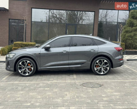 Серый Ауди E-Tron, объемом двигателя 0 л и пробегом 140 тыс. км за 32100 $, фото 4 на Automoto.ua