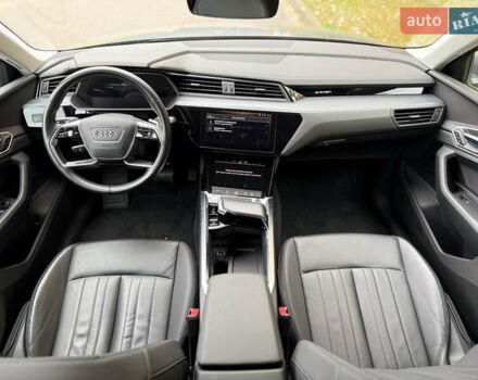 Серый Ауди E-Tron, объемом двигателя 0 л и пробегом 34 тыс. км за 33900 $, фото 7 на Automoto.ua