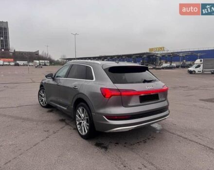 Сірий Ауді E-Tron, об'ємом двигуна 0 л та пробігом 78 тис. км за 30500 $, фото 12 на Automoto.ua