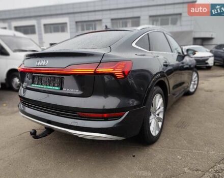 Серый Ауди E-Tron, объемом двигателя 0 л и пробегом 169 тыс. км за 33999 $, фото 8 на Automoto.ua