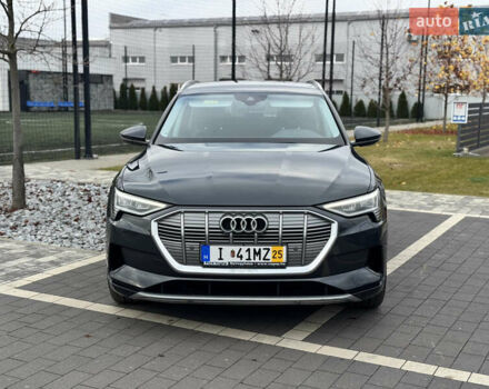 Серый Ауди E-Tron, объемом двигателя 0 л и пробегом 150 тыс. км за 25500 $, фото 1 на Automoto.ua