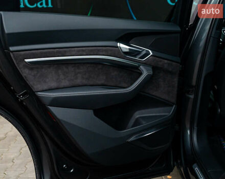 Сірий Ауді E-Tron, об'ємом двигуна 0 л та пробігом 82 тис. км за 39888 $, фото 75 на Automoto.ua