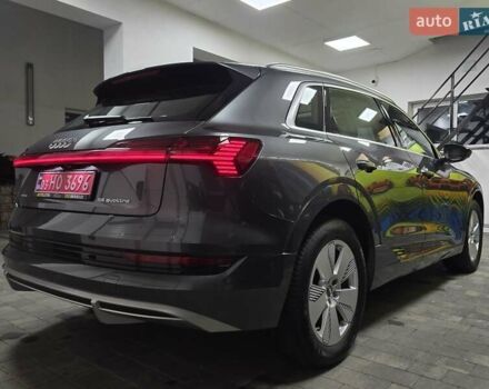 Серый Ауди E-Tron, объемом двигателя 0 л и пробегом 99 тыс. км за 31990 $, фото 44 на Automoto.ua
