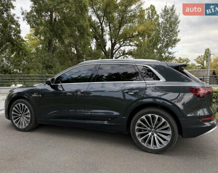 Ауді E-Tron 2020 у Дніпро (Дніпропетровську) на Automoto.ua Сірий Ауді E-Tron, об'ємом двигуна 0 л та пробігом 113 тис. км за 26900 $, фото 3 на Automoto.ua