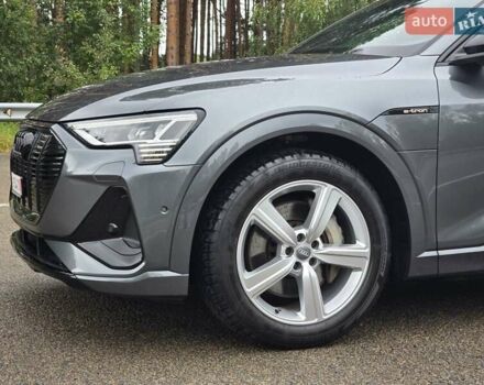 Серый Ауди E-Tron, объемом двигателя 0 л и пробегом 71 тыс. км за 33999 $, фото 33 на Automoto.ua