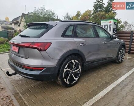 Серый Ауди E-Tron, объемом двигателя 0 л и пробегом 113 тыс. км за 30550 $, фото 4 на Automoto.ua