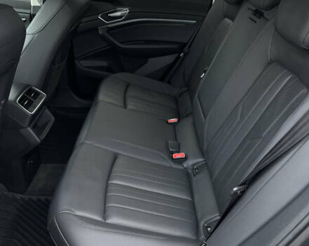 Сірий Ауді E-Tron, об'ємом двигуна 0 л та пробігом 108 тис. км за 25900 $, фото 17 на Automoto.ua