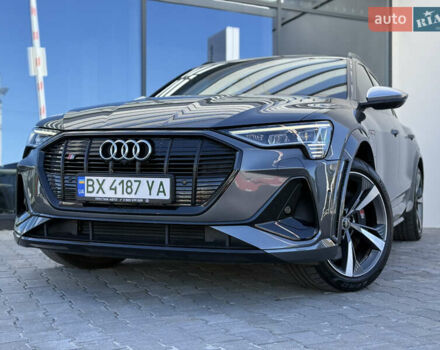 Серый Ауди E-Tron, объемом двигателя 0 л и пробегом 41 тыс. км за 44990 $, фото 4 на Automoto.ua