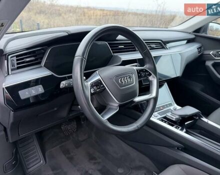 Сірий Ауді E-Tron, об'ємом двигуна 0 л та пробігом 178 тис. км за 21700 $, фото 29 на Automoto.ua