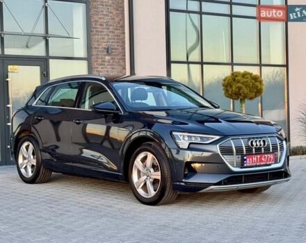 Серый Ауди E-Tron, объемом двигателя 0 л и пробегом 97 тыс. км за 21900 $, фото 23 на Automoto.ua