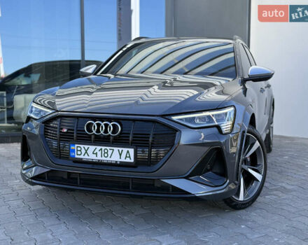 Серый Ауди E-Tron, объемом двигателя 0 л и пробегом 41 тыс. км за 44990 $, фото 16 на Automoto.ua