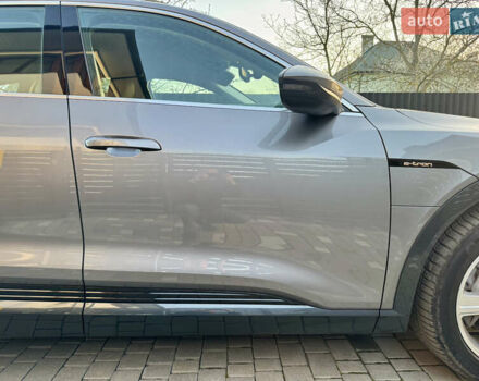 Сірий Ауді E-Tron, об'ємом двигуна 0 л та пробігом 143 тис. км за 27900 $, фото 47 на Automoto.ua