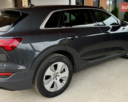 Серый Ауди E-Tron, объемом двигателя 0 л и пробегом 175 тыс. км за 22000 $, фото 4 на Automoto.ua