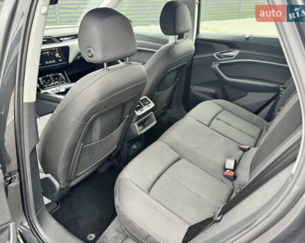 Серый Ауди E-Tron, объемом двигателя 0 л и пробегом 150 тыс. км за 25500 $, фото 16 на Automoto.ua