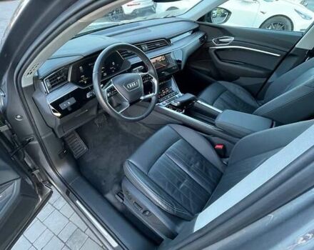 Серый Ауди E-Tron, объемом двигателя 0 л и пробегом 45 тыс. км за 29900 $, фото 10 на Automoto.ua