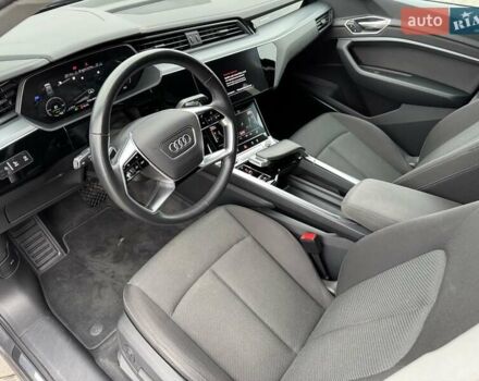 Серый Ауди E-Tron, объемом двигателя 0 л и пробегом 109 тыс. км за 30900 $, фото 19 на Automoto.ua