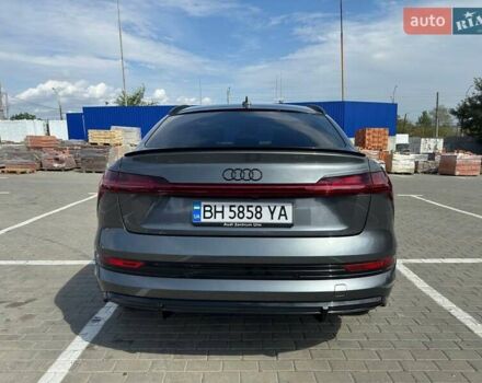 Серый Ауди E-Tron, объемом двигателя 0 л и пробегом 119 тыс. км за 33500 $, фото 4 на Automoto.ua