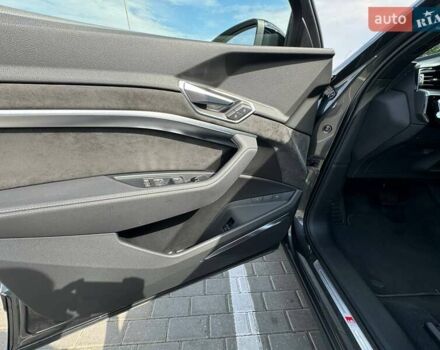 Серый Ауди E-Tron, объемом двигателя 0 л и пробегом 119 тыс. км за 33500 $, фото 17 на Automoto.ua