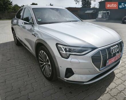 Сірий Ауді E-Tron, об'ємом двигуна 0 л та пробігом 70 тис. км за 34500 $, фото 27 на Automoto.ua