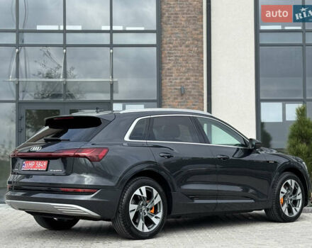 Ауди E-Tron 2020 в Тернополе на Automoto.ua Серый Ауди E-Tron, объемом двигателя 0 л и пробегом 126 тыс. км за 23900 $, фото 24 на Automoto.ua