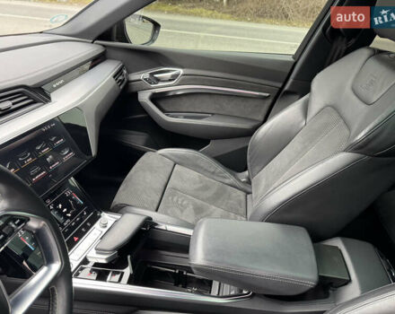 Серый Ауди E-Tron, объемом двигателя 0 л и пробегом 140 тыс. км за 32100 $, фото 29 на Automoto.ua