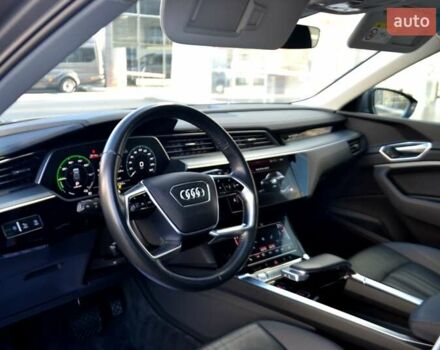 Серый Ауди E-Tron, объемом двигателя 0 л и пробегом 125 тыс. км за 23800 $, фото 17 на Automoto.ua