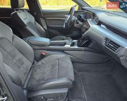 Сірий Ауді E-Tron, об'ємом двигуна 0 л та пробігом 67 тис. км за 37999 $, фото 67 на Automoto.ua