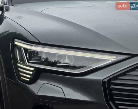 Серый Ауди E-Tron, объемом двигателя 0 л и пробегом 71 тыс. км за 33999 $, фото 12 на Automoto.ua