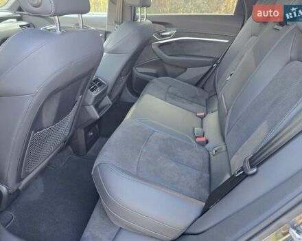 Сірий Ауді E-Tron, об'ємом двигуна 0 л та пробігом 67 тис. км за 37999 $, фото 55 на Automoto.ua