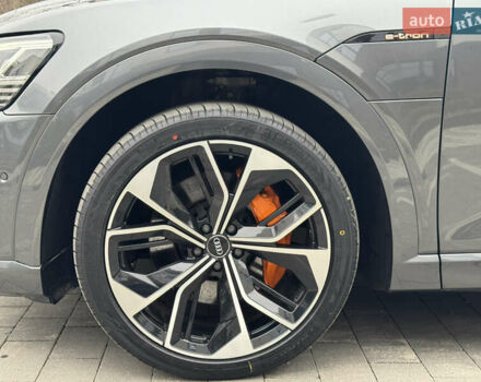 Серый Ауди E-Tron, объемом двигателя 0 л и пробегом 140 тыс. км за 32100 $, фото 19 на Automoto.ua