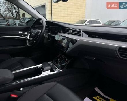 Сірий Ауді E-Tron, об'ємом двигуна 0 л та пробігом 96 тис. км за 29000 $, фото 25 на Automoto.ua