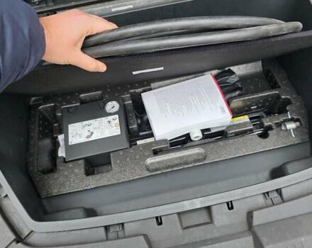 Серый Ауди E-Tron, объемом двигателя 0 л и пробегом 90 тыс. км за 36500 $, фото 21 на Automoto.ua