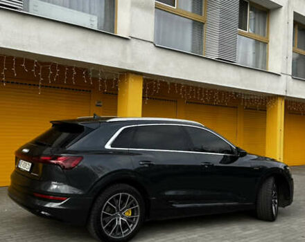 Серый Ауди E-Tron, объемом двигателя 0 л и пробегом 49 тыс. км за 29999 $, фото 3 на Automoto.ua