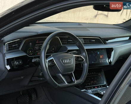 Ауді E-Tron 2020 у Львові на Automoto.ua Сірий Ауді E-Tron, об'ємом двигуна 0 л та пробігом 81 тис. км за 34920 $, фото 29 на Automoto.ua