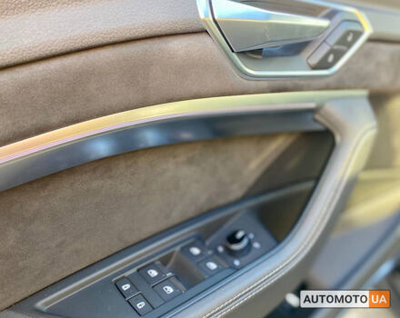 Серый Ауди E-Tron, объемом двигателя 55 л и пробегом 47 тыс. км за 48000 $, фото 8 на Automoto.ua