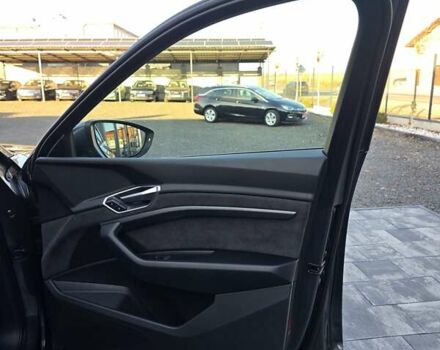 Серый Ауди E-Tron, объемом двигателя 0 л и пробегом 99 тыс. км за 31990 $, фото 87 на Automoto.ua