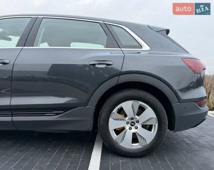 Сірий Ауді E-Tron, об'ємом двигуна 0 л та пробігом 178 тис. км за 21700 $, фото 19 на Automoto.ua