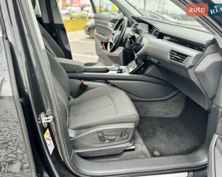 Серый Ауди E-Tron, объемом двигателя 0 л и пробегом 150 тыс. км за 25500 $, фото 23 на Automoto.ua