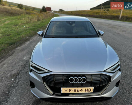 Серый Ауди E-Tron, объемом двигателя 0 л и пробегом 108 тыс. км за 29000 $, фото 5 на Automoto.ua