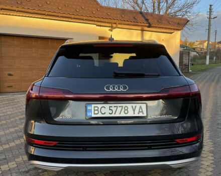 Сірий Ауді E-Tron, об'ємом двигуна 0 л та пробігом 153 тис. км за 28999 $, фото 5 на Automoto.ua