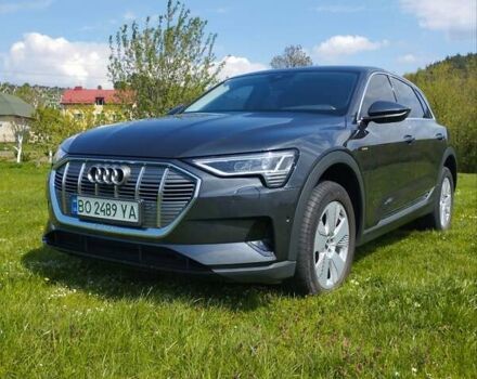 Серый Ауди E-Tron, объемом двигателя 0 л и пробегом 77 тыс. км за 33100 $, фото 2 на Automoto.ua