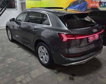 Серый Ауди E-Tron, объемом двигателя 0 л и пробегом 99 тыс. км за 31990 $, фото 41 на Automoto.ua