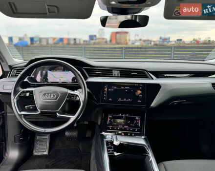 Серый Ауди E-Tron, объемом двигателя 0 л и пробегом 150 тыс. км за 25500 $, фото 10 на Automoto.ua