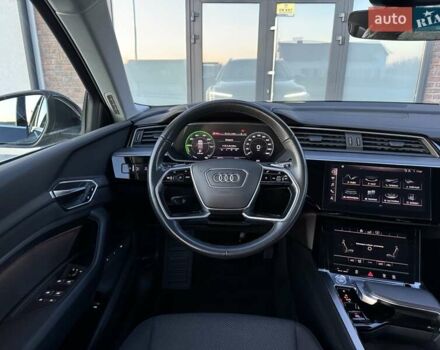 Серый Ауди E-Tron, объемом двигателя 0 л и пробегом 97 тыс. км за 21900 $, фото 3 на Automoto.ua