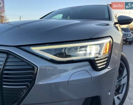 Серый Ауди E-Tron, объемом двигателя 0 л и пробегом 45 тыс. км за 29900 $, фото 3 на Automoto.ua