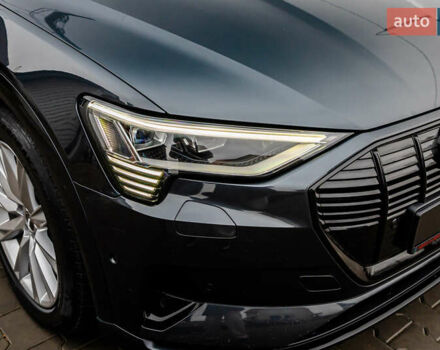 Сірий Ауді E-Tron, об'ємом двигуна 0 л та пробігом 154 тис. км за 25900 $, фото 10 на Automoto.ua