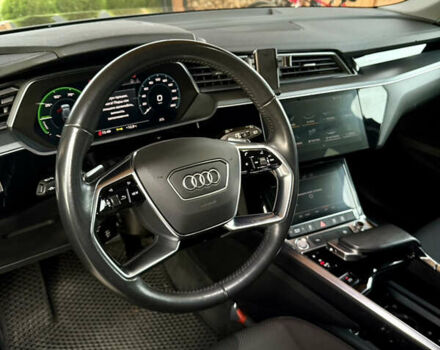 Серый Ауди E-Tron, объемом двигателя 0 л и пробегом 175 тыс. км за 22000 $, фото 21 на Automoto.ua